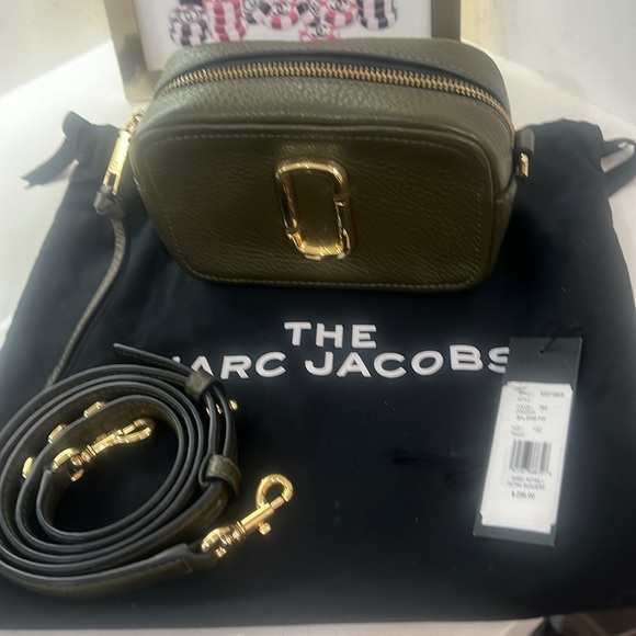 Marc Jacobs NWT Softshot with gold hardware and dusk bag. - Picture 9 of 11